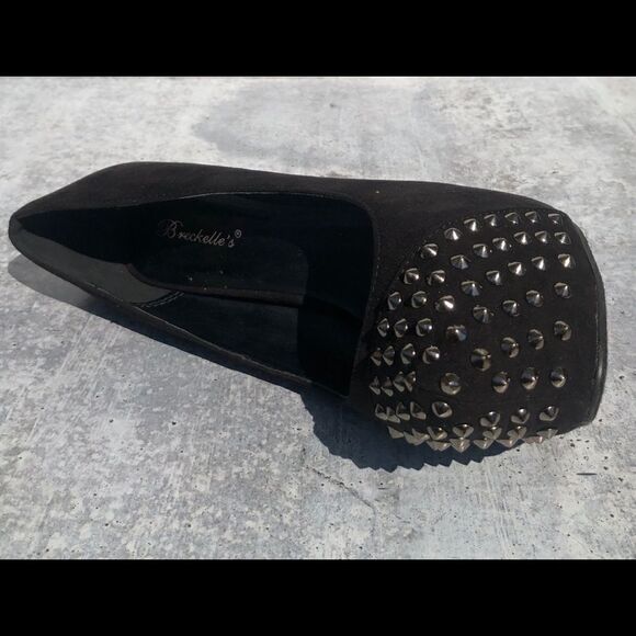 Breckelle’s Black Studded Pumps  - Picture 3 of 6